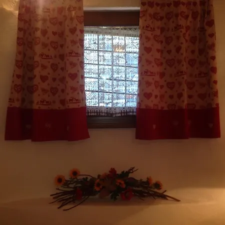 Maison Des Challant Challand Saint Victor