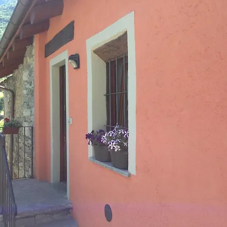 梅森德斯查兰特公寓 * Challand Saint Victor