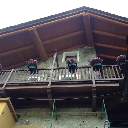 Lägenhet Maison Des Challant Challand Saint Victor