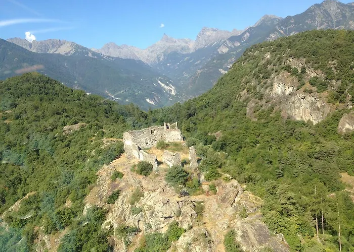 Maison Des Challant Apartment