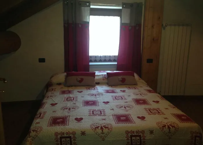 Maison Des Challant Apartment